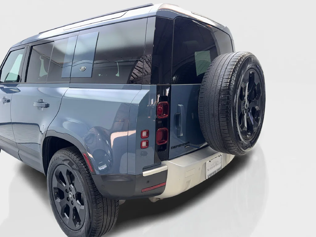 Used 2023 Blue Land Rover SE image 21