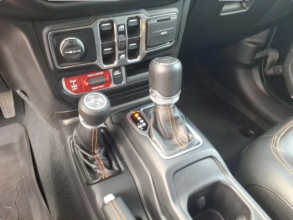 Used 2022 Black Jeep Mojave image 19