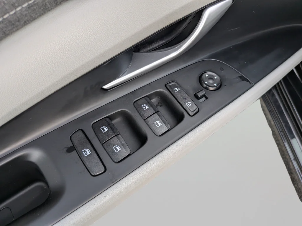 Used 2023 Black Hyundai Limited image 17