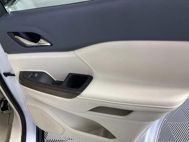 Used 2023 White GMC Denali image 31