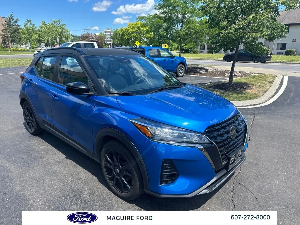 Used 2021  Nissan SR image 1