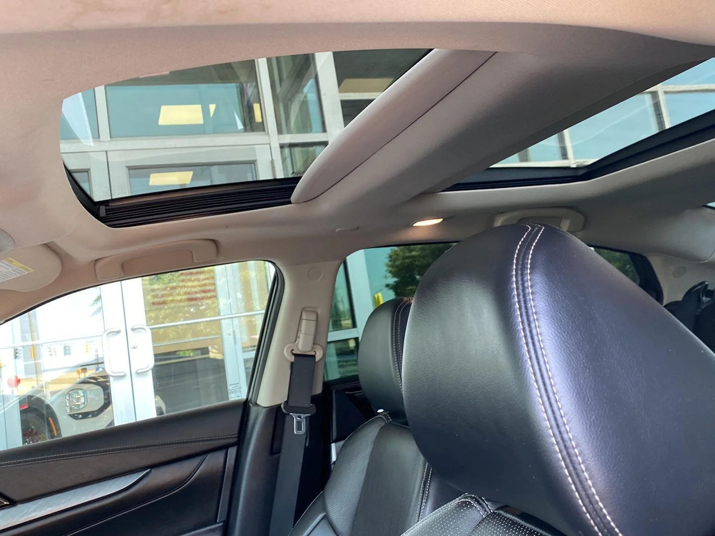 Used 2017 Gun Metallic Nissan SL image 17