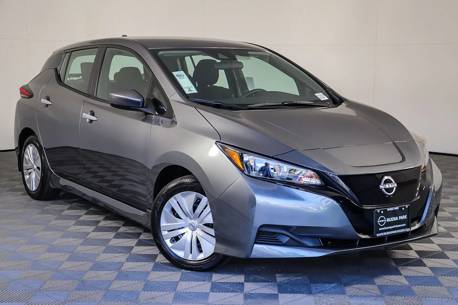 2025 Nissan Leaf