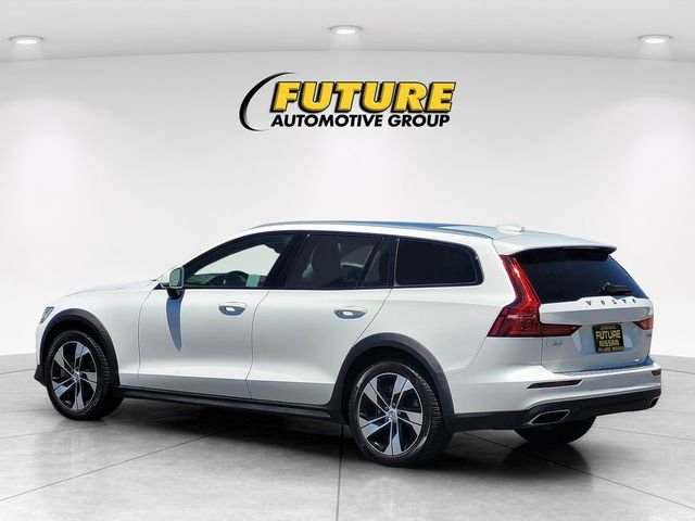 Used 2020 White Volvo T5 image 7