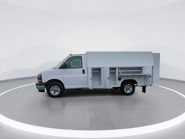 New 2025 Summit White GMC 1WT image 5
