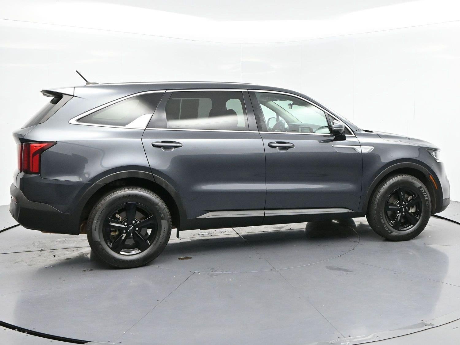 Used 2022 Gravity Gray Kia LX image 8