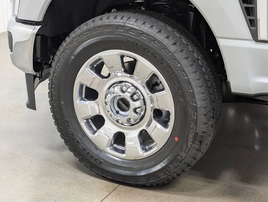 New 2026 Avalanche Ford F-250® Lariat® image 2