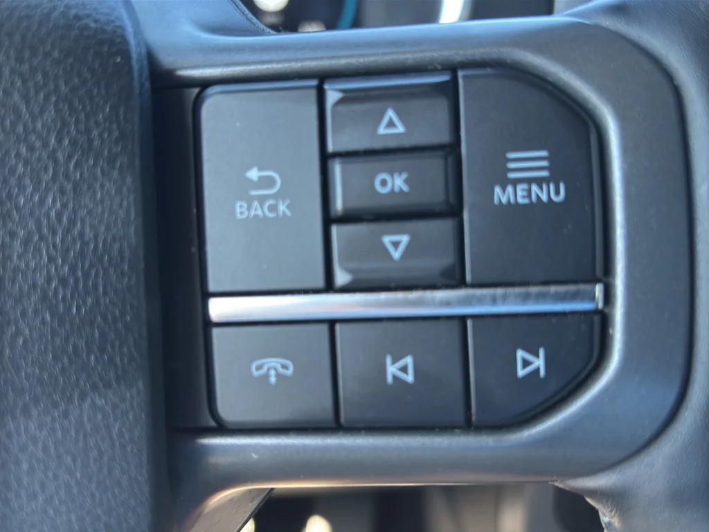 Used 2022 Agate Black Metallic Ford LARIAT image 17