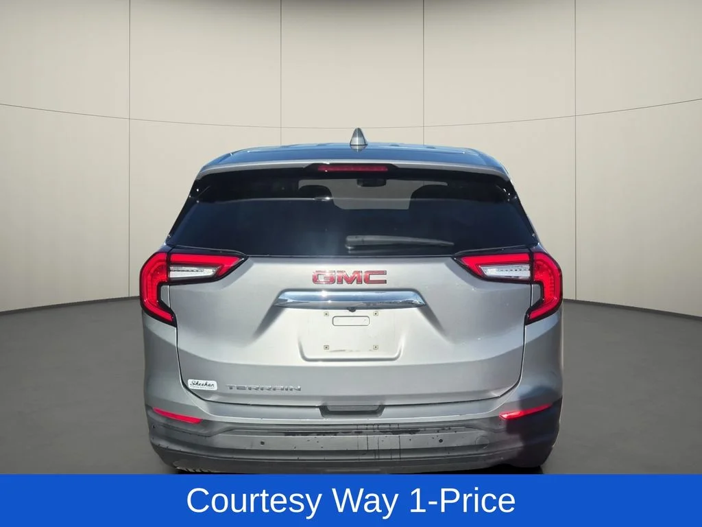 Used 2023 Silver GMC SLE image 8