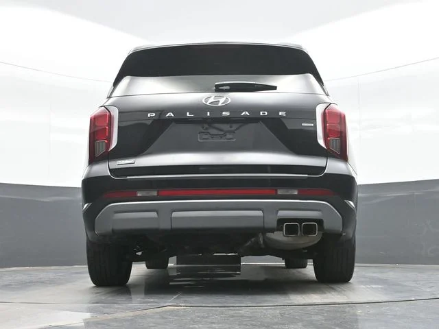 Used 2023 Black Hyundai Limited image 18