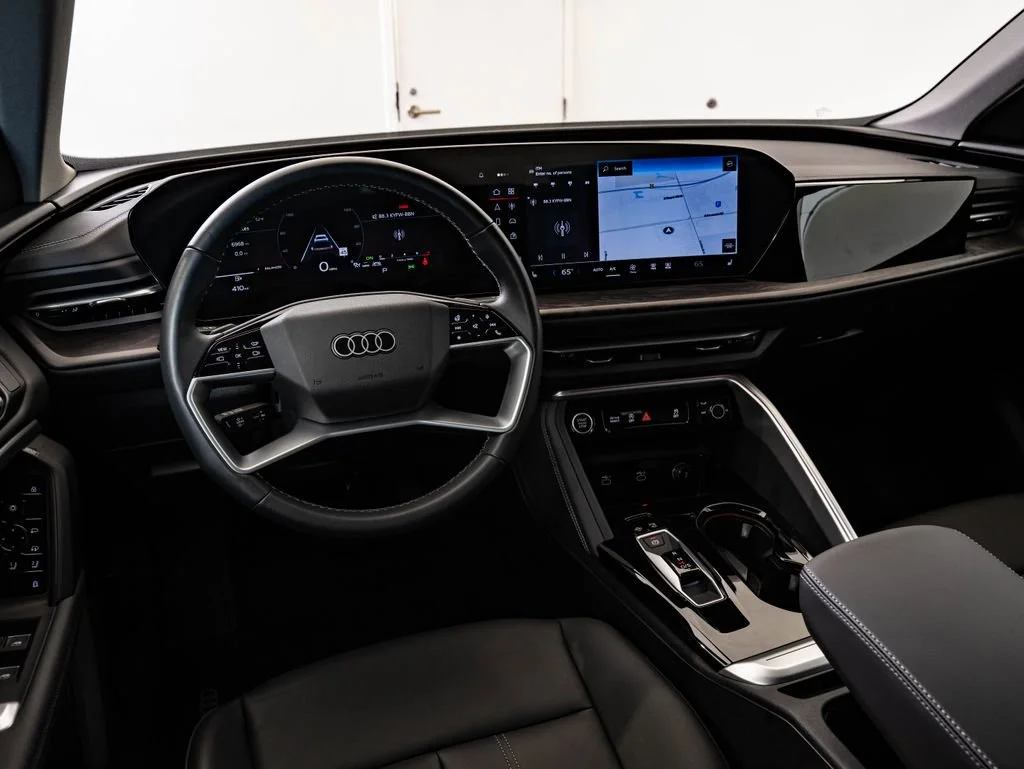 Used 2025 Grenadine Red Metallic Audi 2.0T Premium Plus image 4