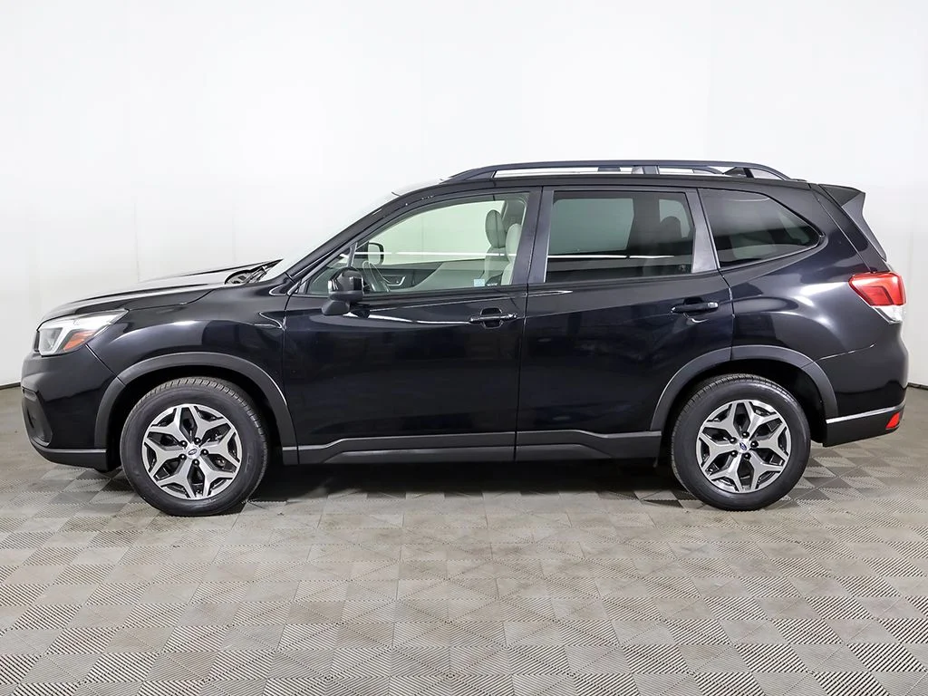 Used 2021 Black Subaru Premium image 17