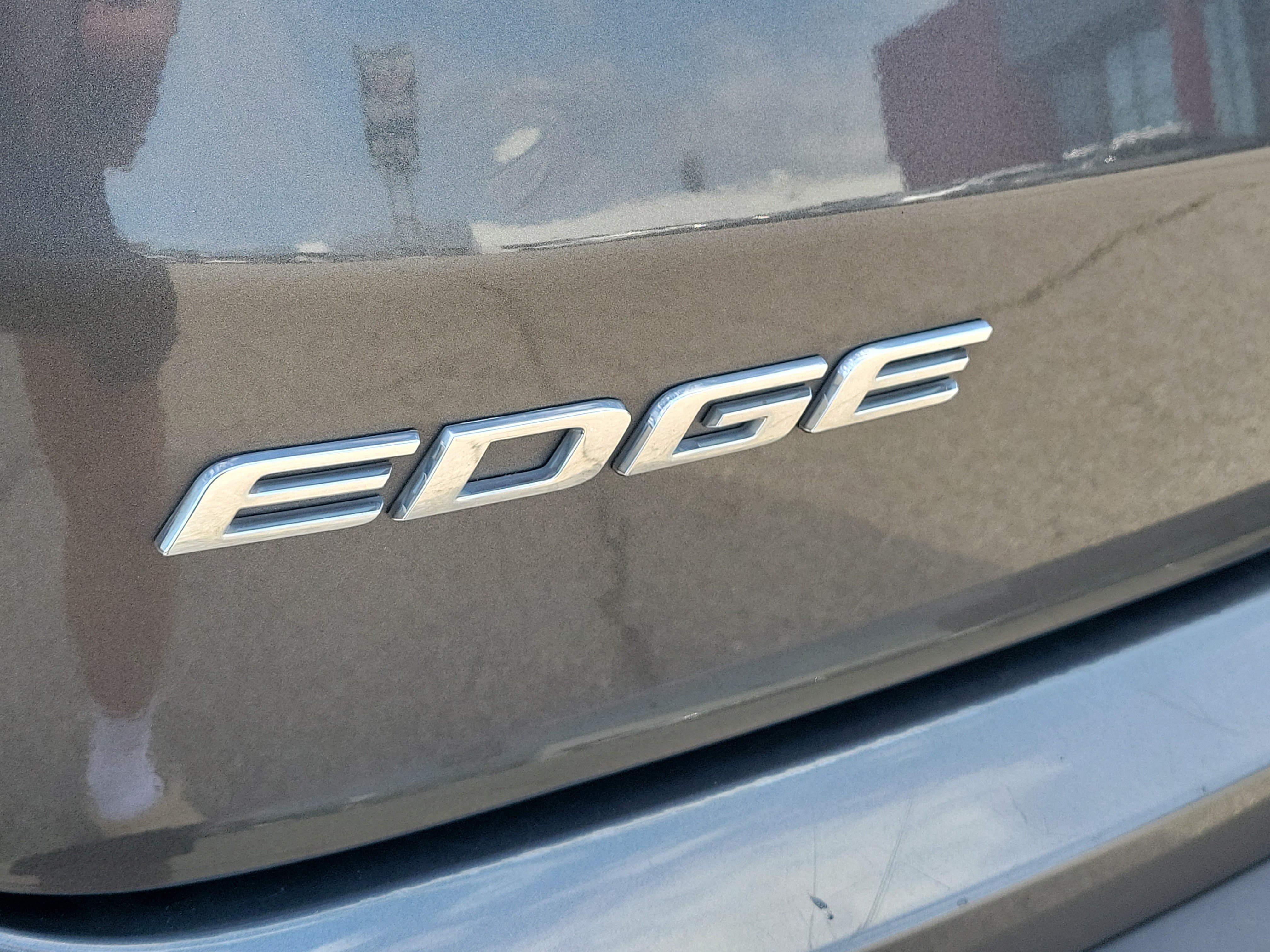 Used 2020 Gray Ford SEL image 8