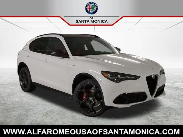 2025 Alfa Romeo Stelvio Stelvio AWD's photo