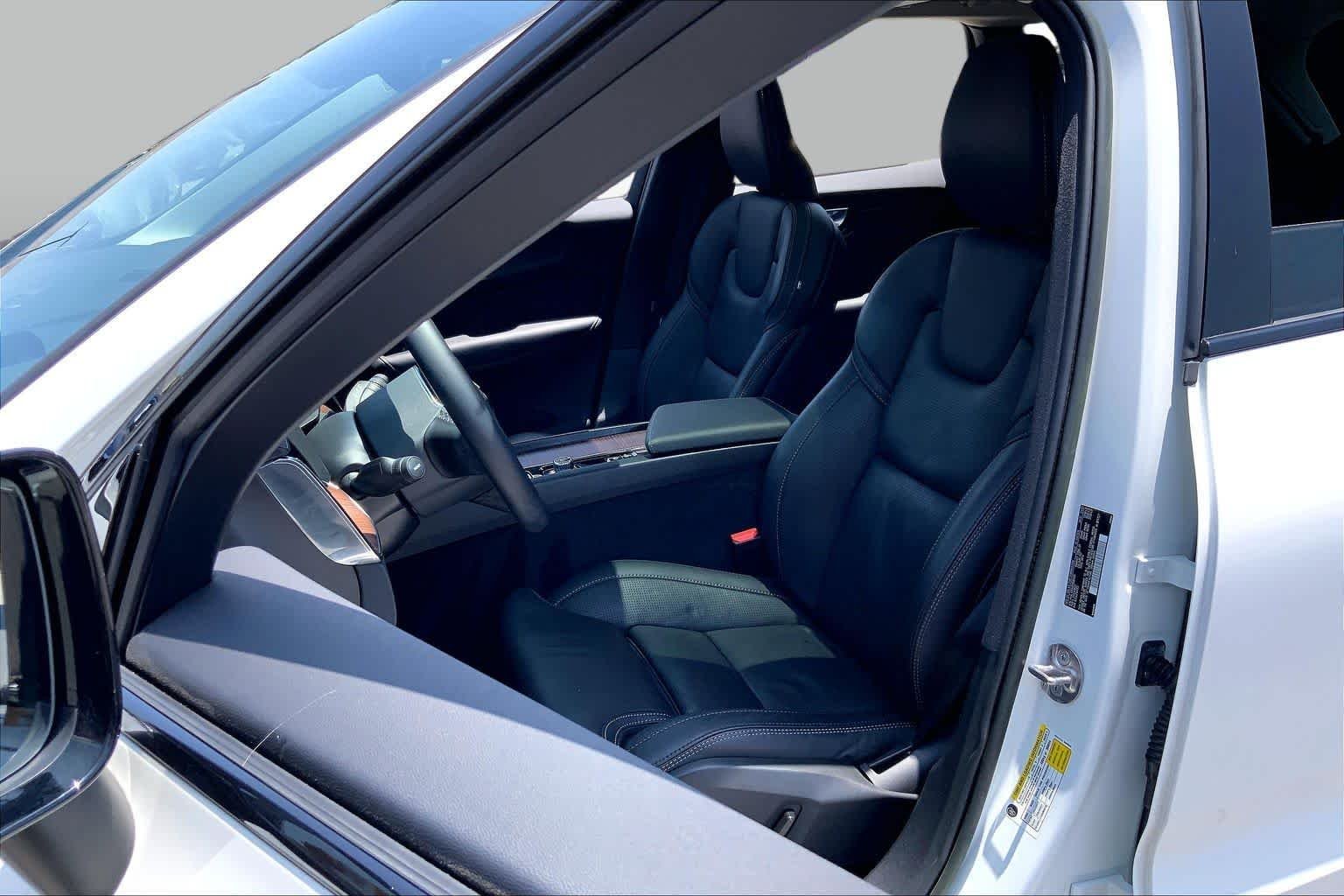 Used 2023 Crystal White Metallic Volvo Ultimate Dark Theme image 8