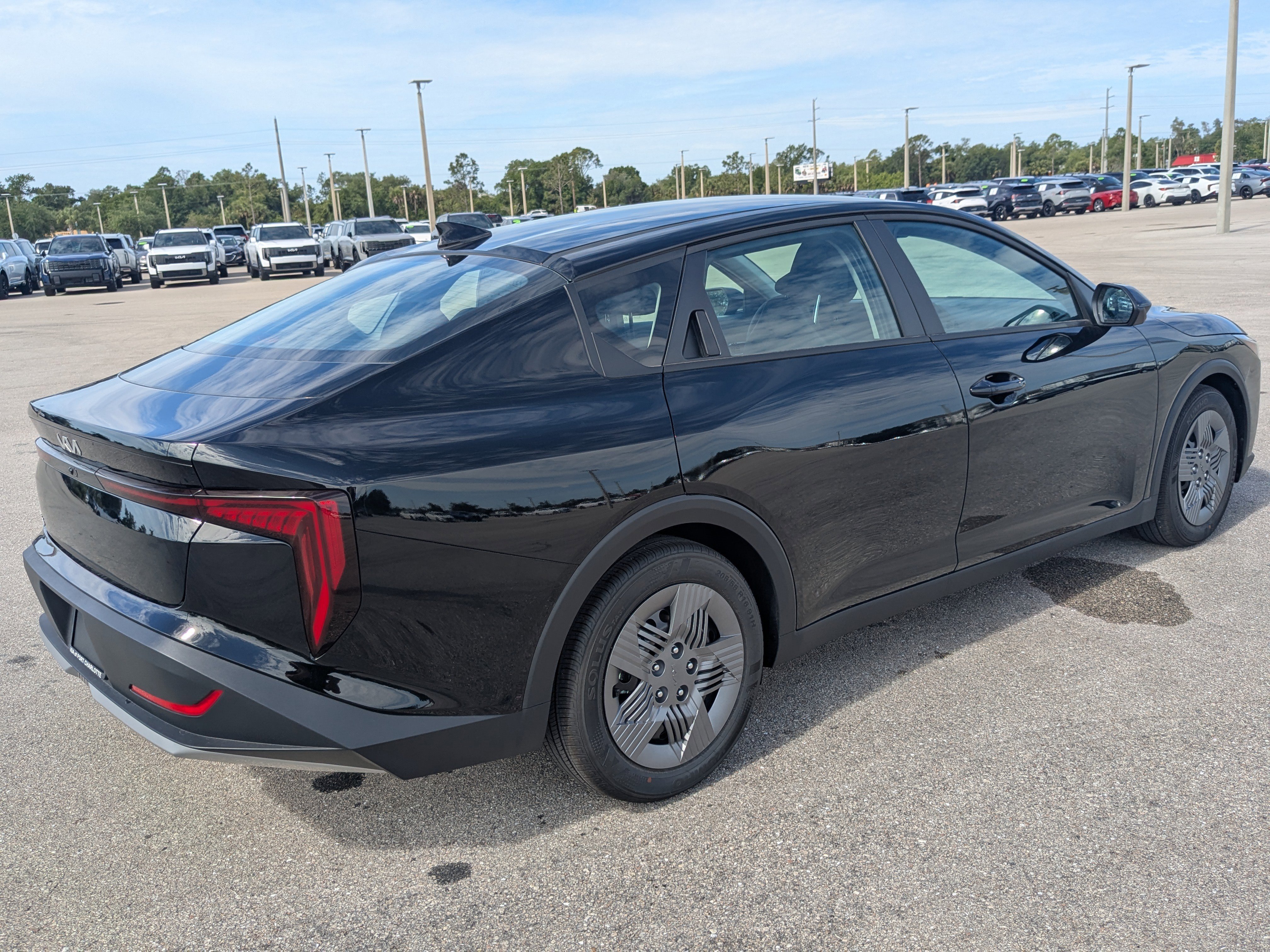 New 2026 Aurora Black Pearl Kia LX image 5