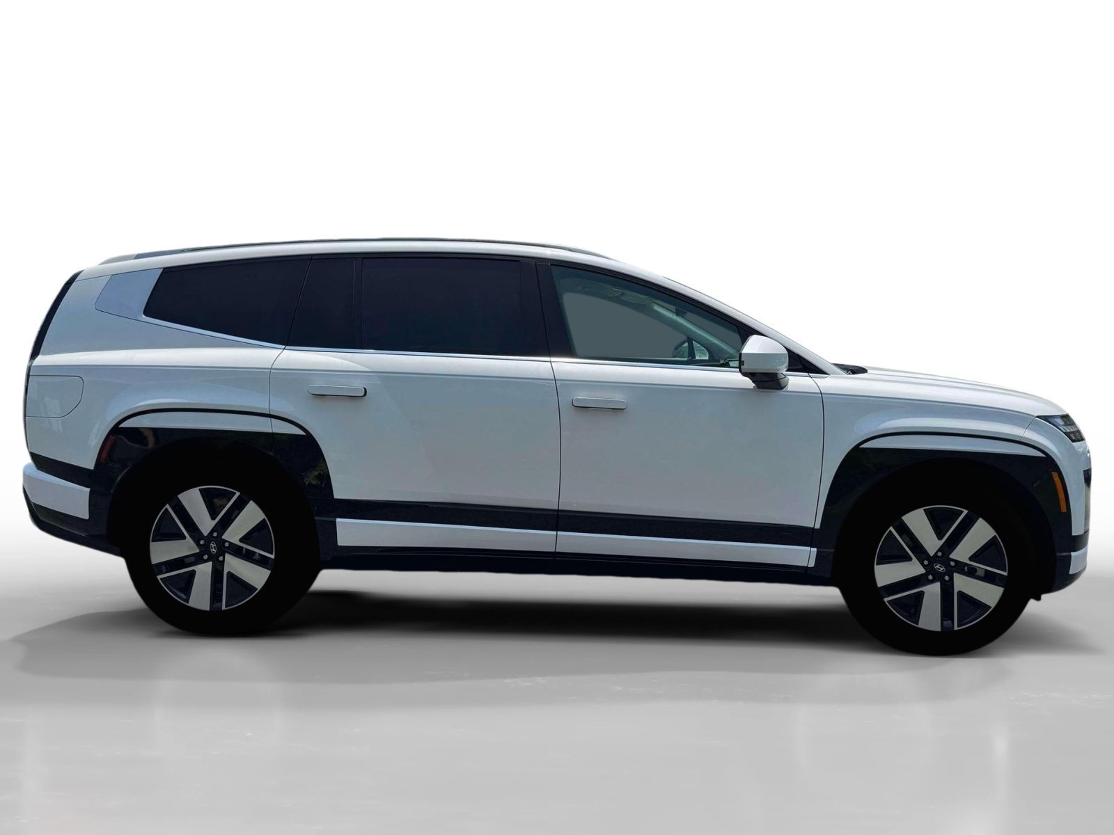 New 2026 Snow White Pearl Hyundai SEL image 9