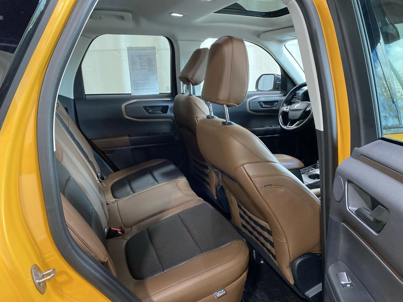 Used 2021 Cyber Orange Metallic Tri-Coat Ford Badlands image 10
