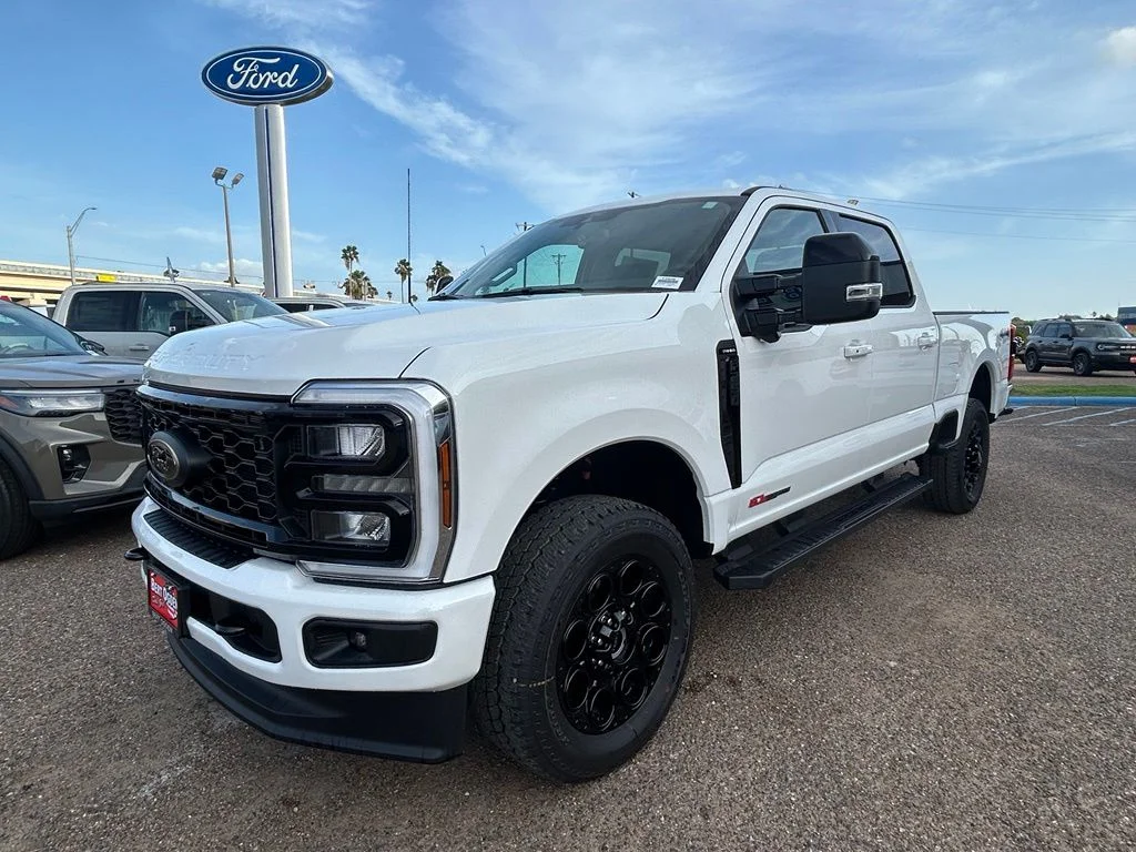 New 2026 Star White Metallic Tri-Coat Ford F-250® Lariat® image 3