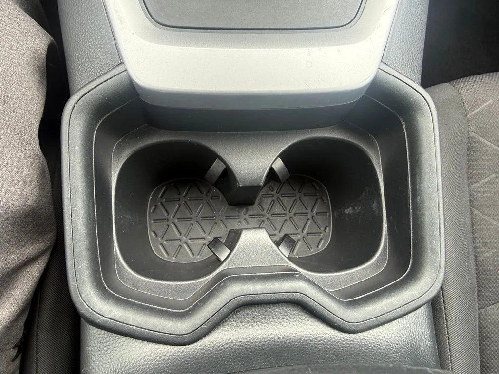 Used 2019 White Toyota XLE image 21