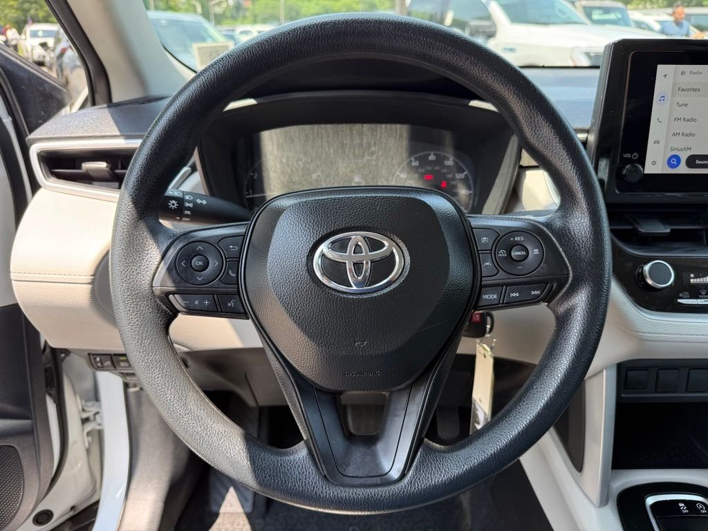 Used 2024 White Toyota L image 14