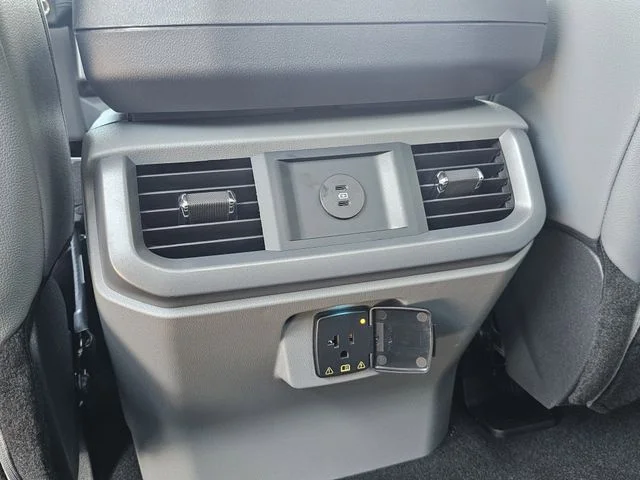 2025 Ford F-150 Lightning Flash - Photo 45