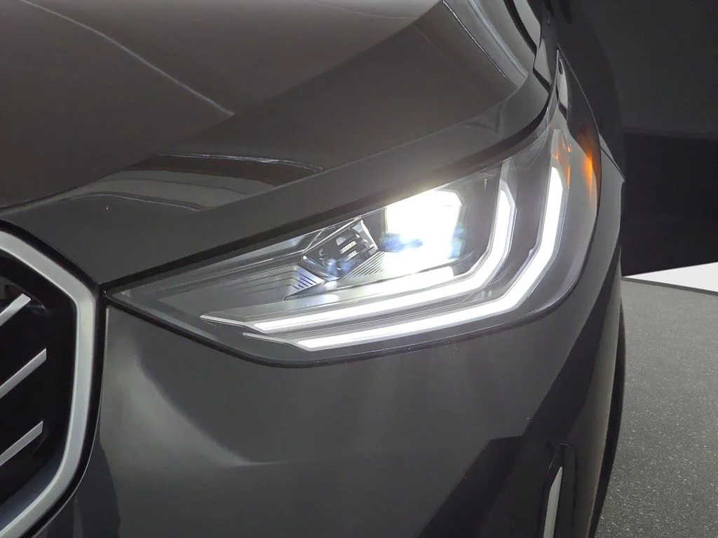 Used 2025 Dark Graphite Metallic BMW 30 xDrive image 33