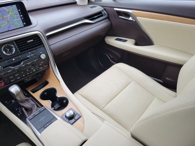 Used 2020 White Lexus 350L image 17
