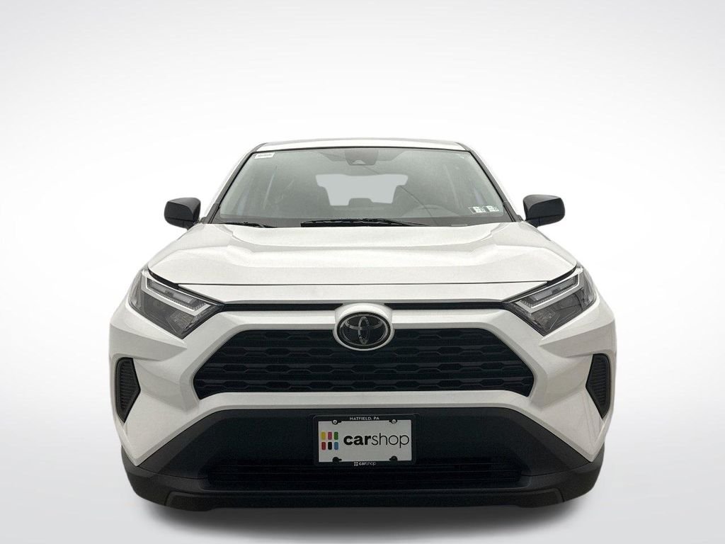 Used 2024 Ice Toyota LE image 8