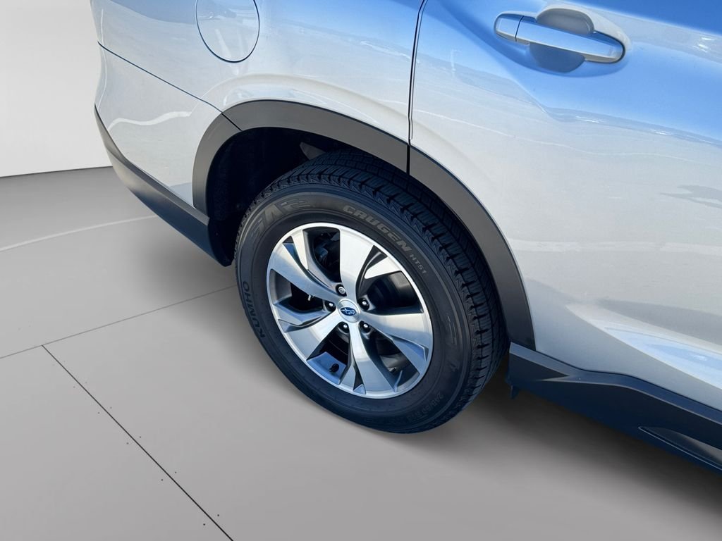 Used 2021 Ice Silver Metallic Subaru Premium image 27