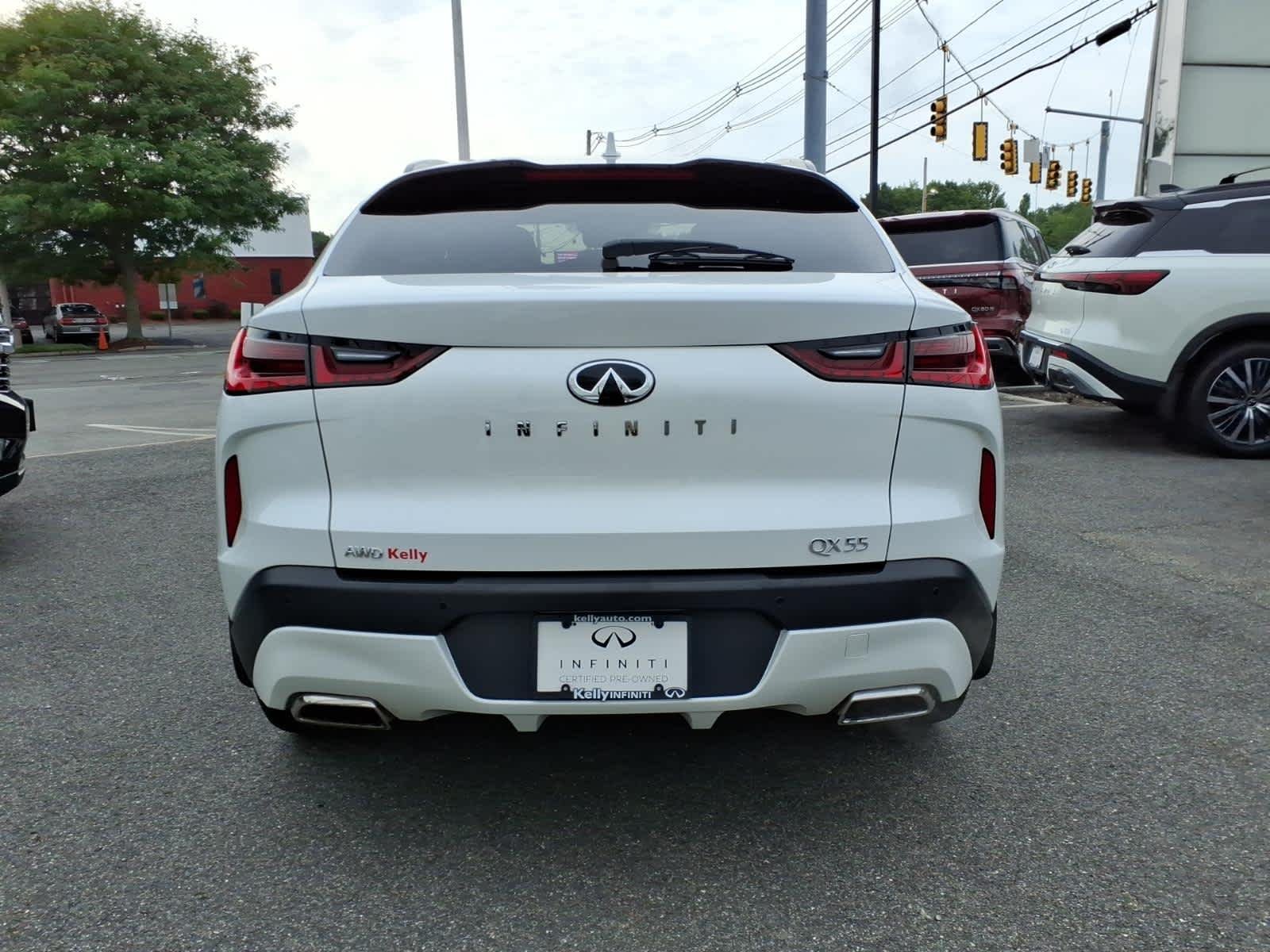 Certified Used 2025 Radiant White INFINITI LUXE image 5