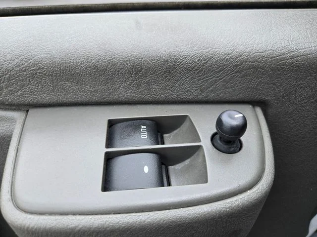 Used 2023 White GMC Work Van image 34