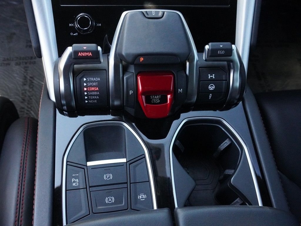 Used 2020 Black Lamborghini Base image 59