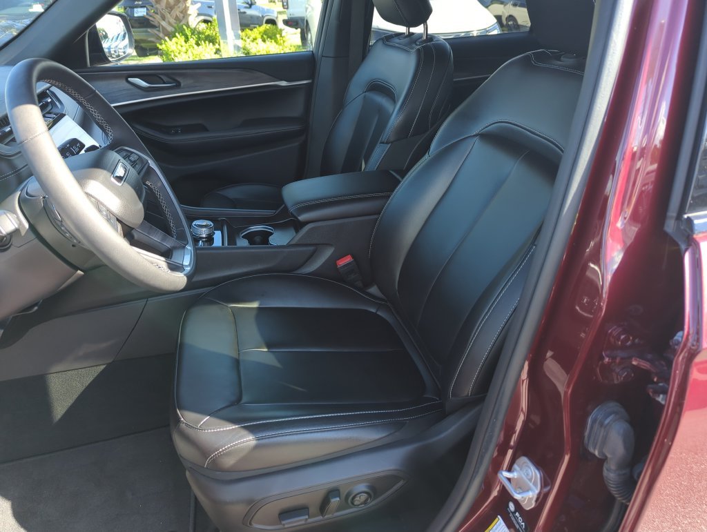 Used 2025 Red Jeep Limited image 11