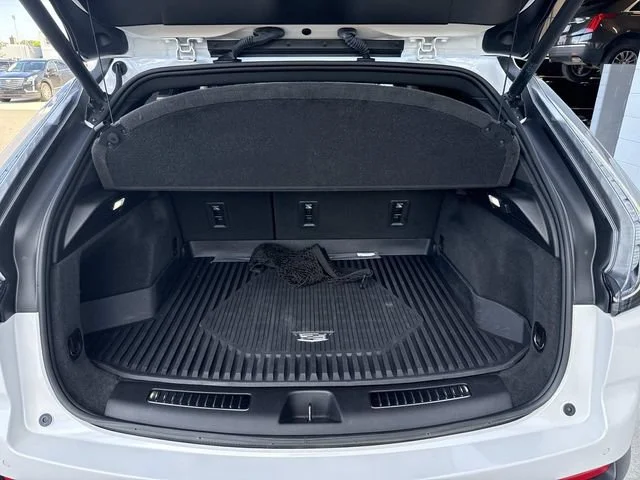 Used 2019 CRYSTAL WHITE TRICOAT Cadillac AWD Sport image 56
