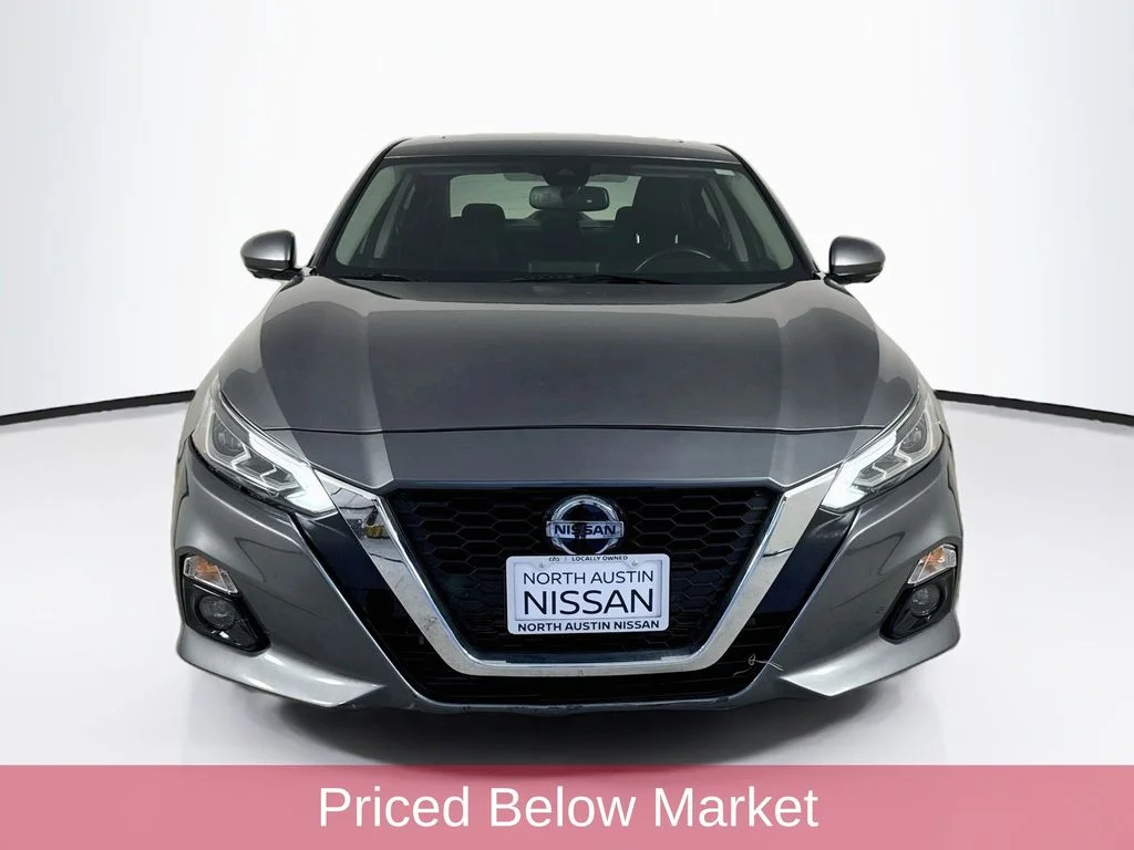 Used 2019 Gray Nissan 2.5 Platinum image 2