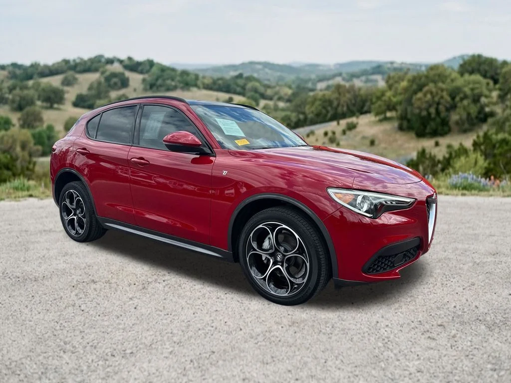 2023 Alfa Romeo Stelvio Ti AWD's photo