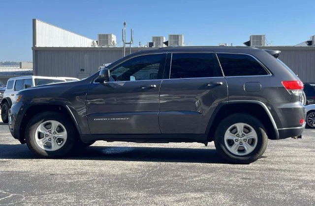Used 2014 Granite Crystal Clearcoat Metallic Jeep Laredo image 7