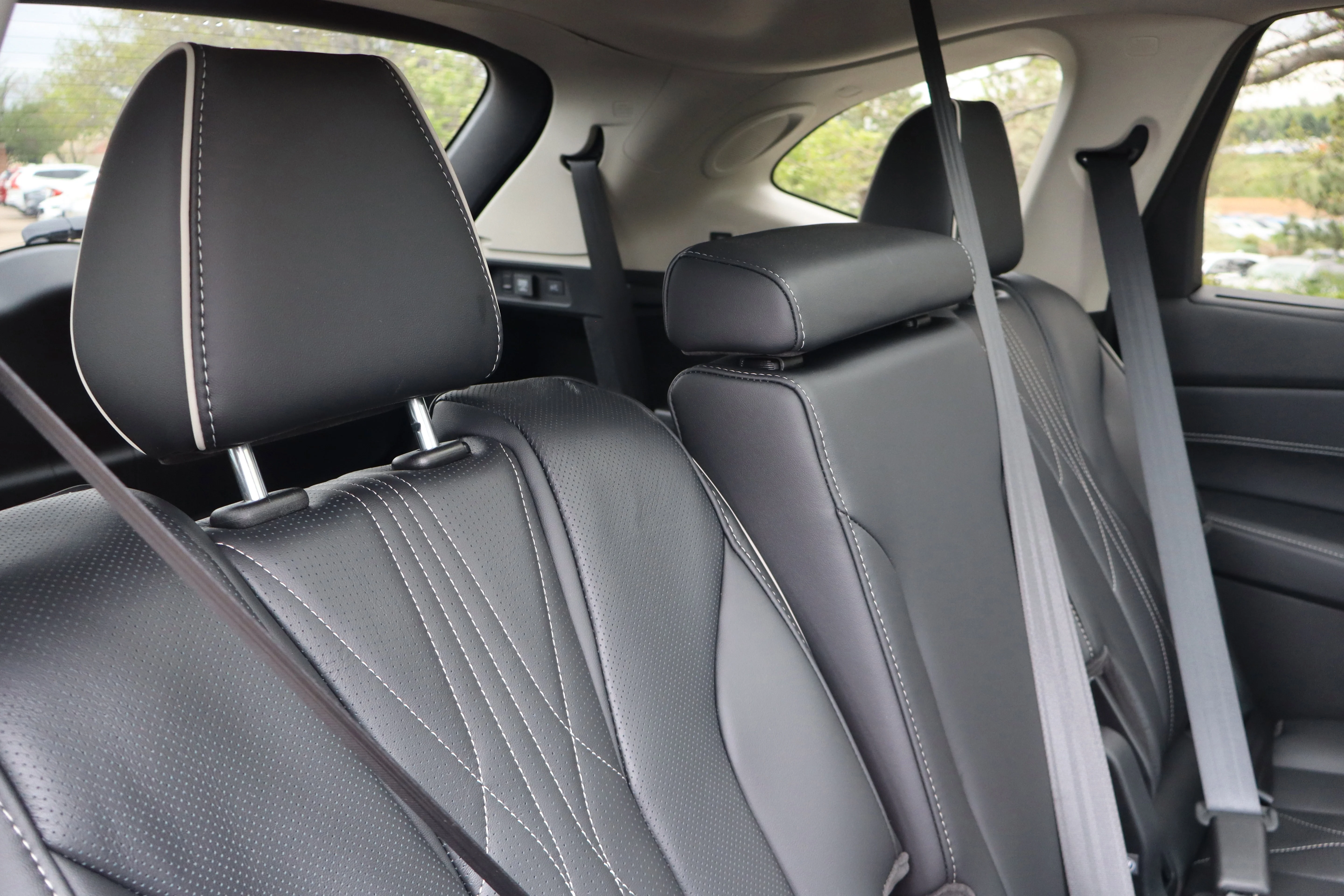 New 2026 Liquid Carbon Metallic Acura w/Advance Package image 30