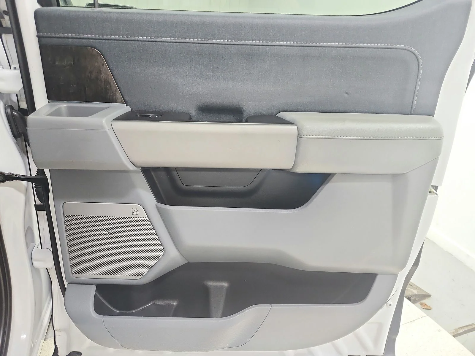 Used 2021 White Ford Lariat image 44