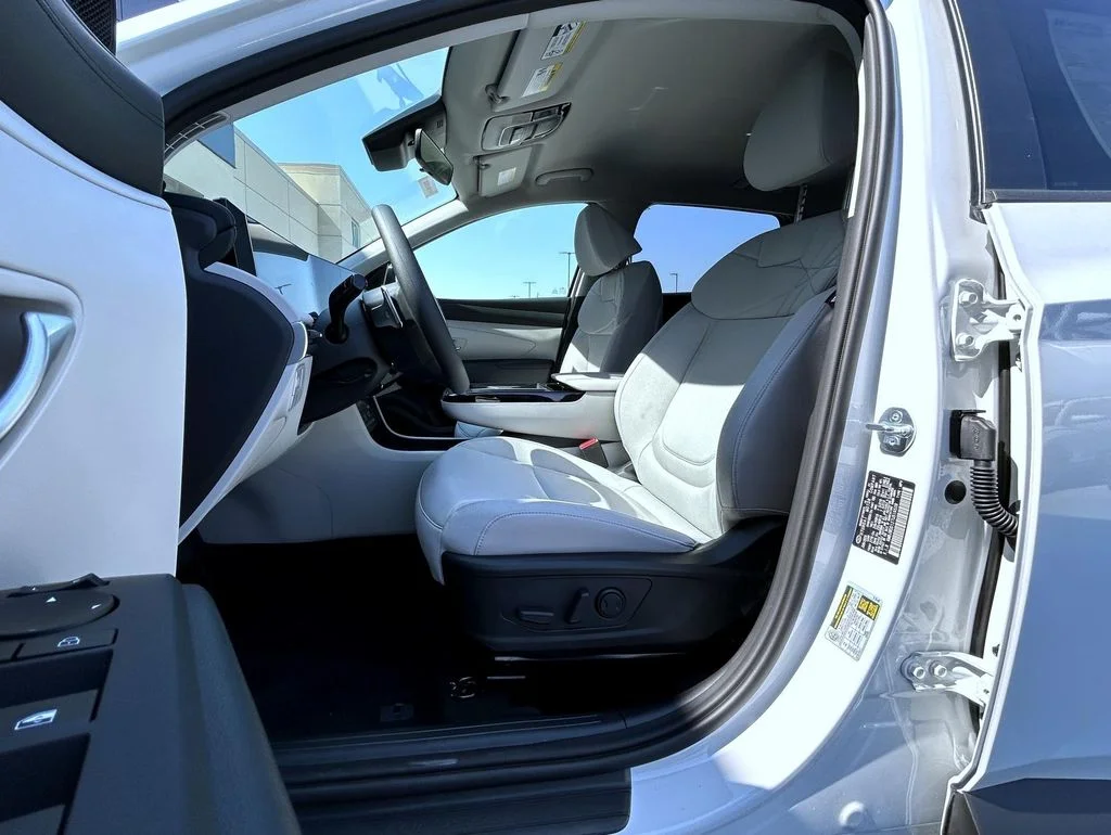 New 2026 White Hyundai SEL image 10