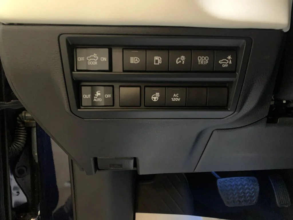 Used 2024  Toyota Capstone image 31