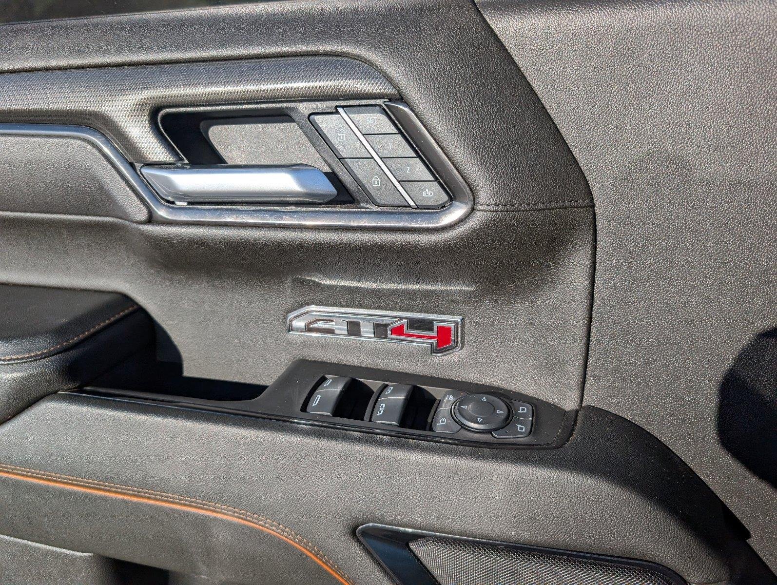 Used 2025 Sterling Metallic GMC AT4 image 18