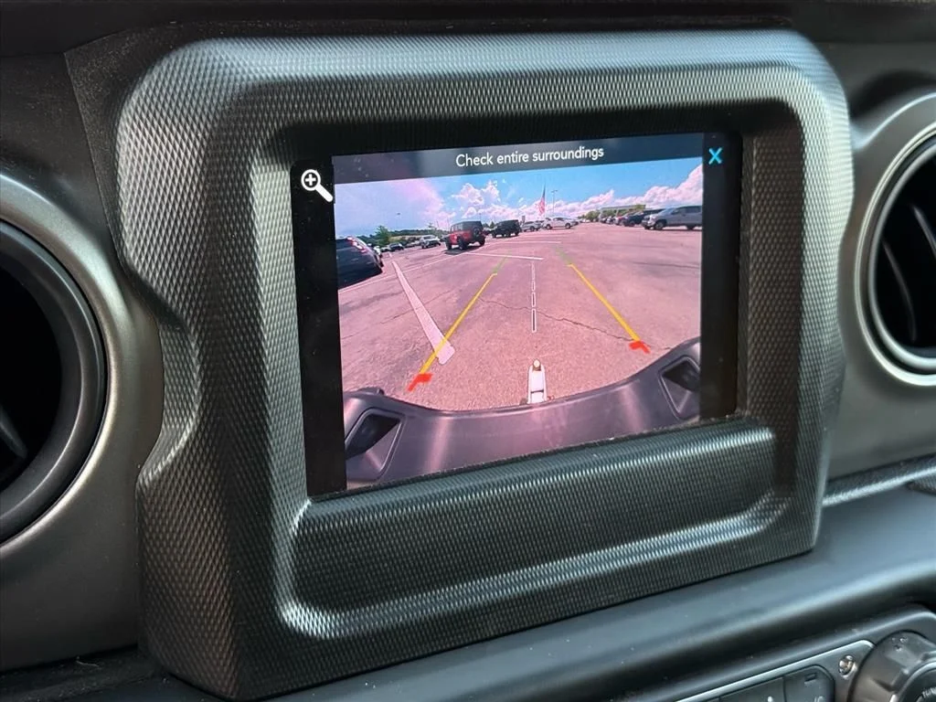 Used 2022 Green Jeep Willys image 25