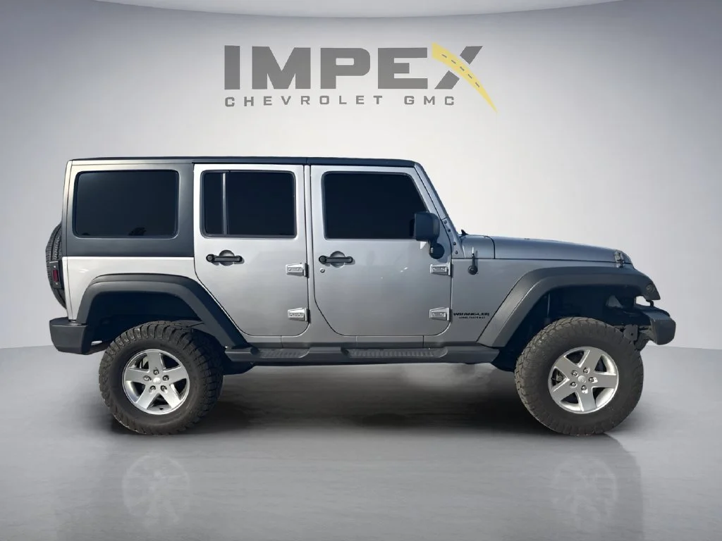 Used 2017  Jeep Sport image 6