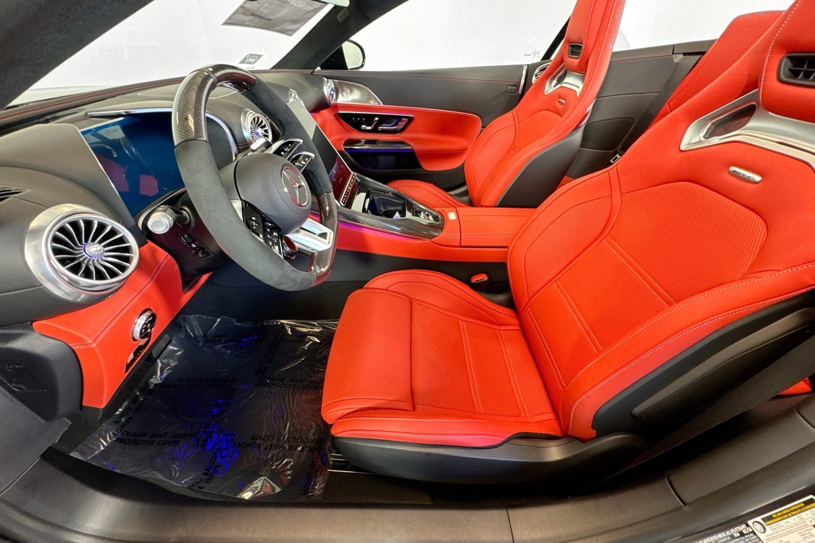 New 2026 MANUFAKTUR Night Black Magno Mercedes-Benz AMG® SL 63 S E Performance image 18