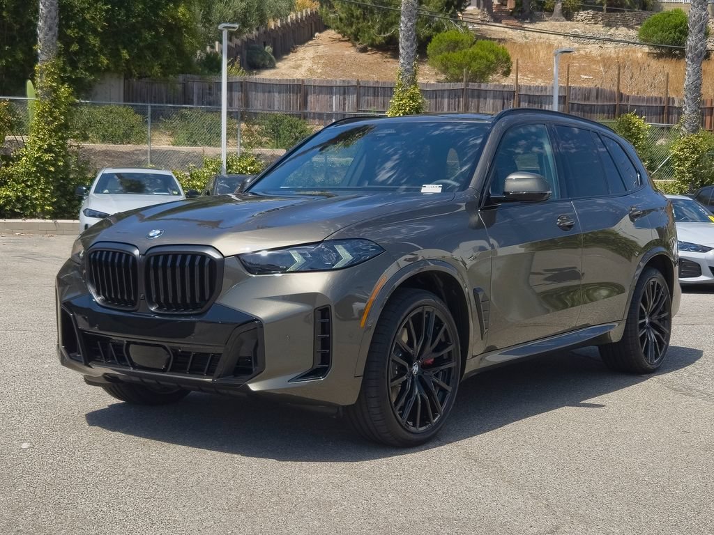 New 2026 Manhattan Green Metallic BMW xDrive40i image 2