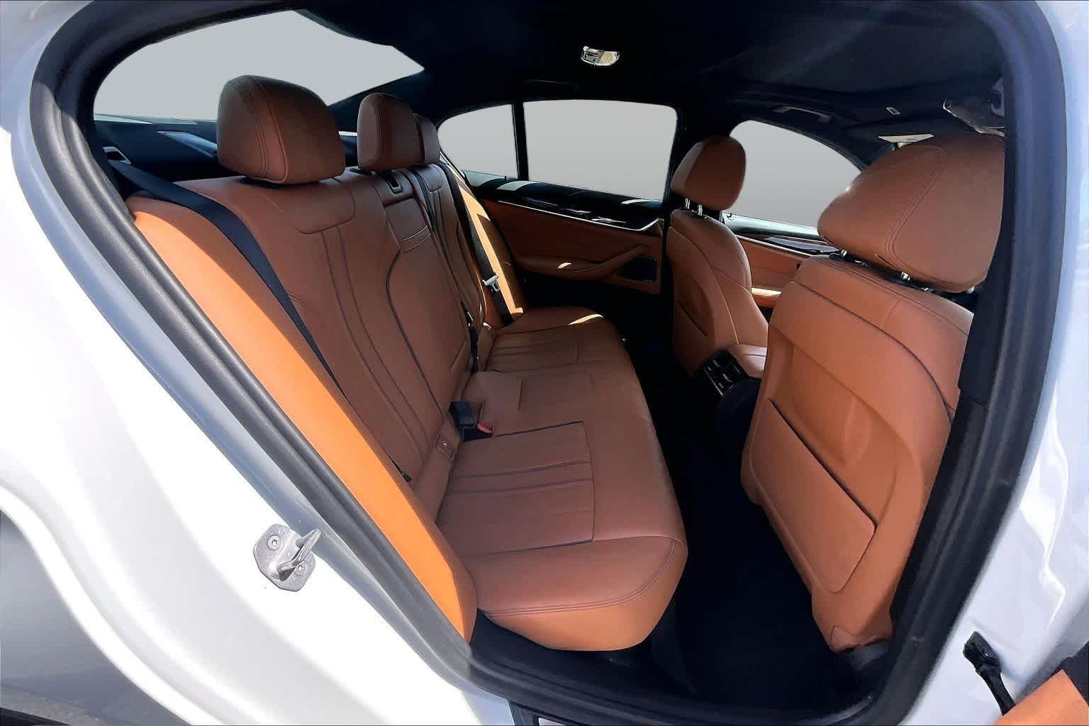 Used 2019 Alpine White BMW 540i xDrive image 19