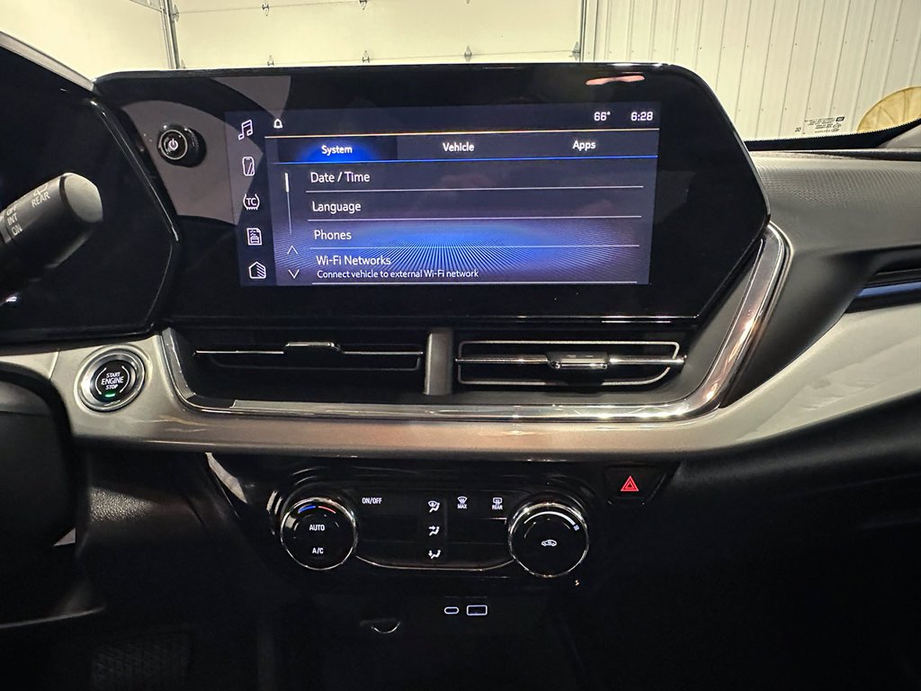 Used 2025 Gray Chevrolet LT image 28