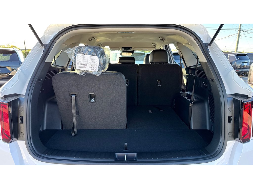 New 2026 Glacial White Pearl Kia S image 8